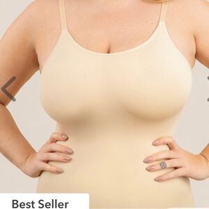Shapermint Essentials All Day Every‎ Day Scoop Neck Cami Beige Nwt in packaging